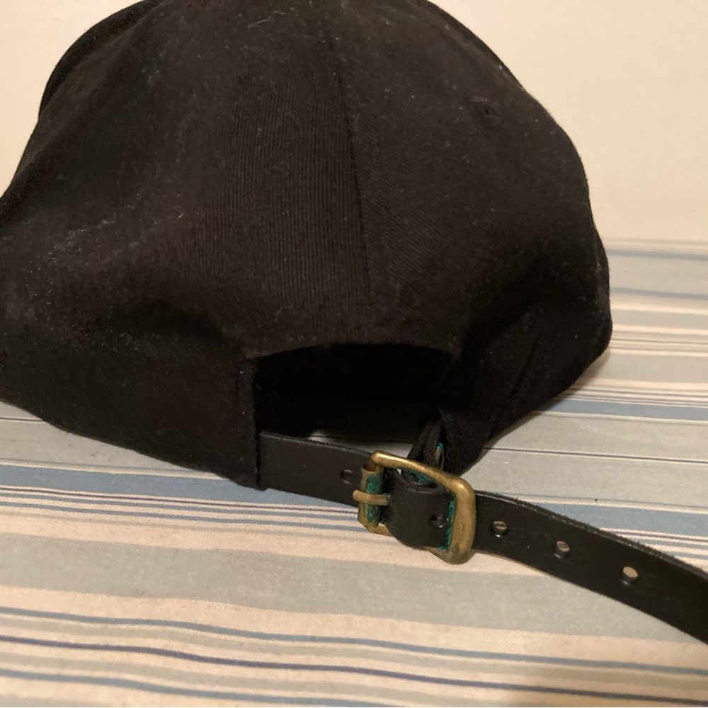 Pink Dolphin hat - Picture 4 of 4
